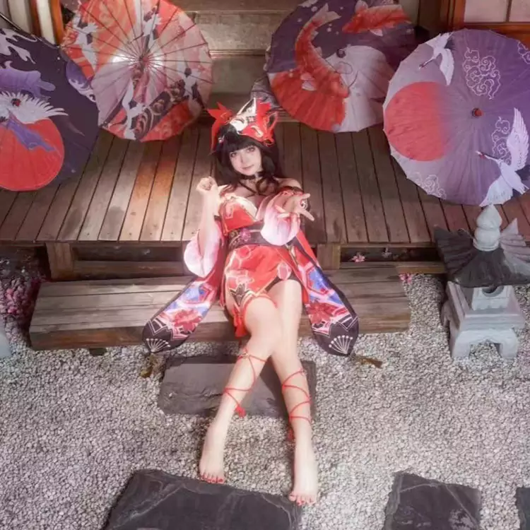 花火 コスプレイヤー